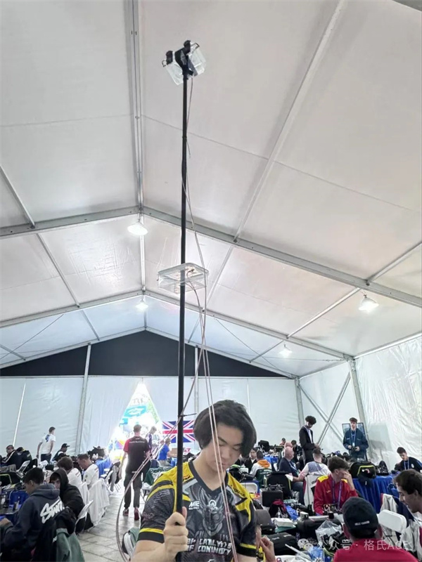 龍隊(duì)首創(chuàng)的超長(zhǎng)信號(hào)接收天線(xiàn)