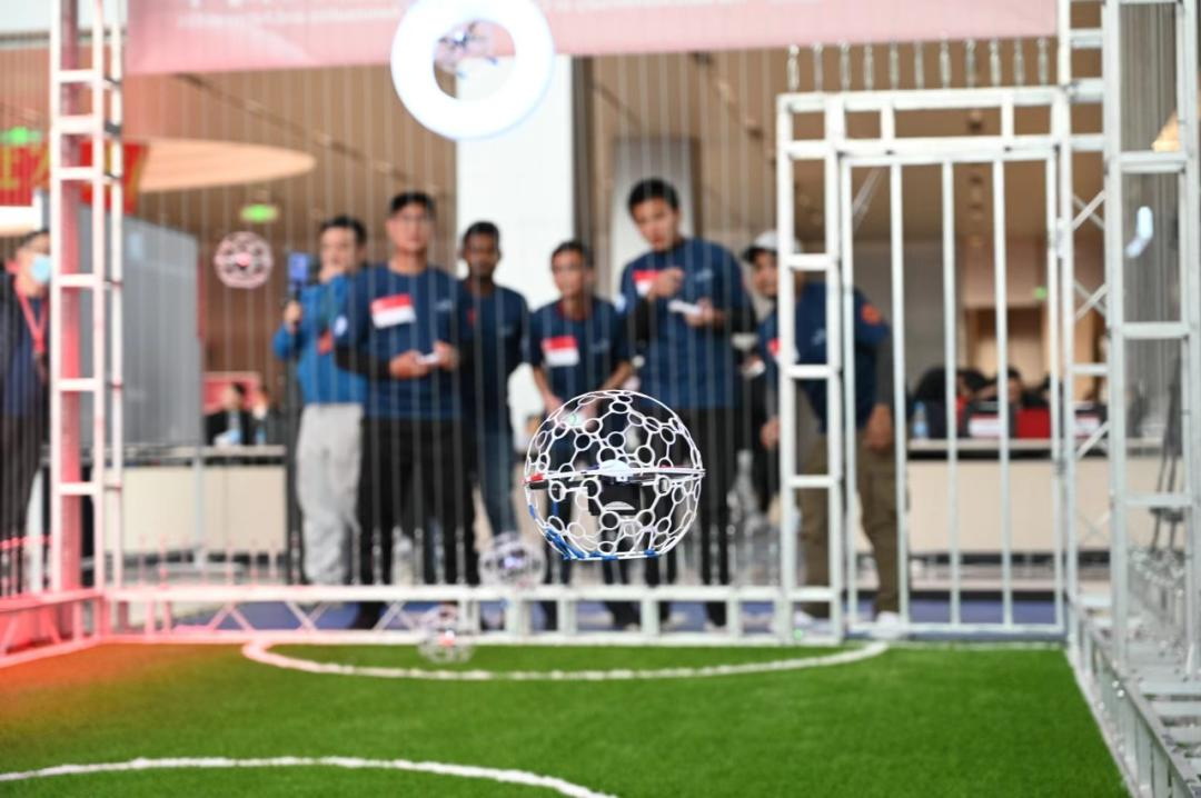 無人機足球競賽中