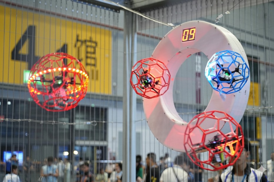 無人機(jī)足球